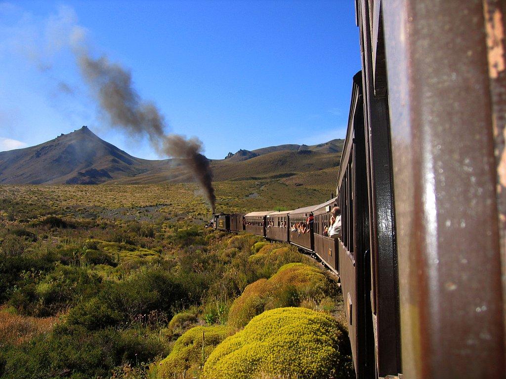 Paikallisjunalla Patagoniassa